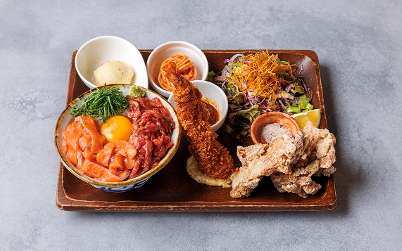 和牛サーモンBAKUDAN唐揚げエビフライプレート