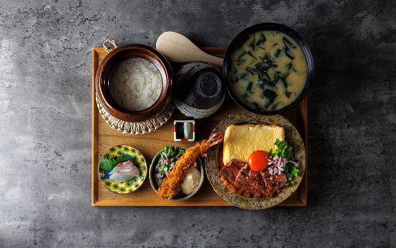 至福焼肉だし巻き玉子土鍋ご飯定食